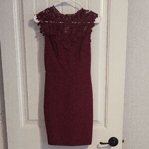 Chic Lace-Trimmed Mini Dress in Deep Red Burgundy S